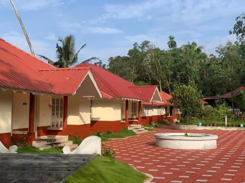 Punalur Resort | Kandamath Heritage Resort