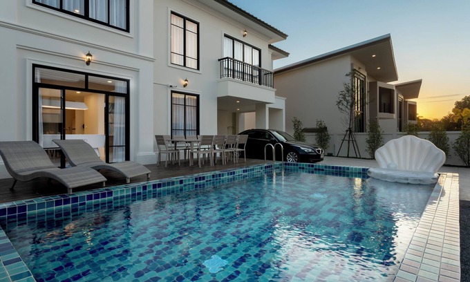 San Phranet Villa | Kanna British Pool Villa