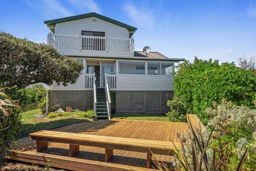 Otaki Beach House | Kapiti Magic - Otaki Beach Holiday Home