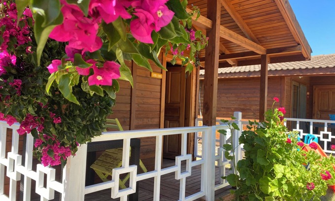 Karaoz Hotel | Karaöz Ada Bungalows & Villa