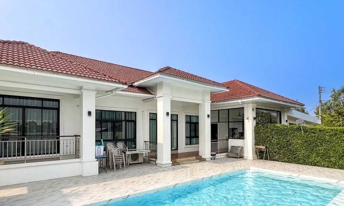 San Phranet Villa | Karaoke Room Villa, Event Space, Conference Room, Drinks Available.