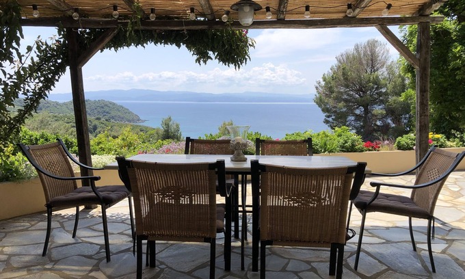 Koukounaries Villa | Karavotsakisma Studio & Villa accommodation with Pool.