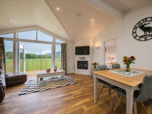 Aberfeldy House | Karelia Lodge