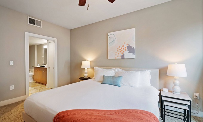 Legacy Park Apartment | Kasa | Welcoming 2BD + On-Site Gym | Plano
