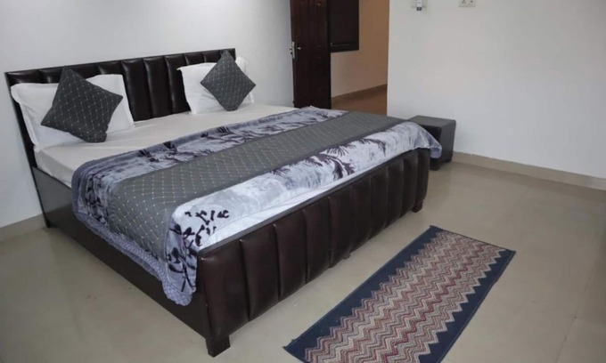 Mahmoorganj Apartment | Kashidhya K-507 Sigra two bedroom apt
