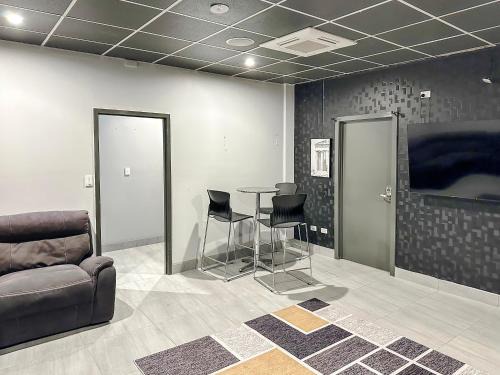 Darwin City Centre House | Katara on Austin - City Accomodation for up to 20