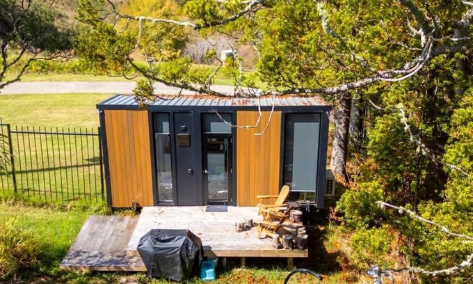 Waitoki House | Kauri Getaway Cabin by Tiny Away