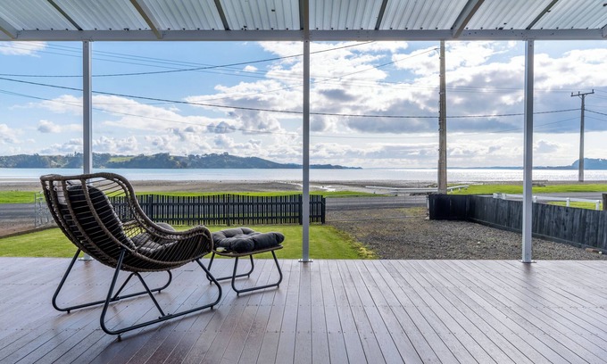 Kawakawa Bay House | Kawakawa Bay Beach Bliss - Auckland Holiday Home
