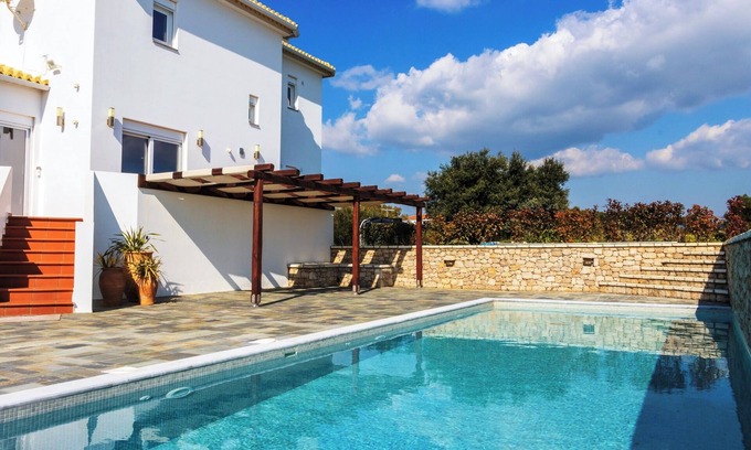 Pylos-Nestoras Villa | Kbel sea view Villa, private pool, sleeps8, garden