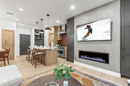 Downtown Park City Apartment | KBM Resorts Lift Lodge Walk to Ski Lift Elevator Access On Main St Hot Tub Restaurants Parking views LLC-103