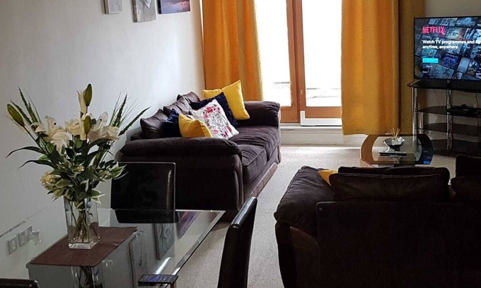 The Westside Apartment | KCS Birmingham City Apartment with Balcony/Parking