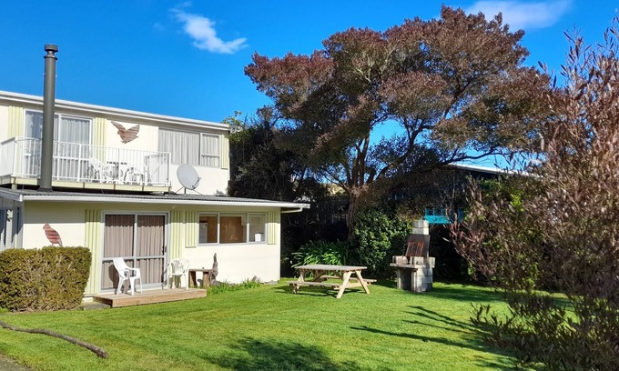 Pohara Cottage | Kea View - Pohara Beach Holiday Home