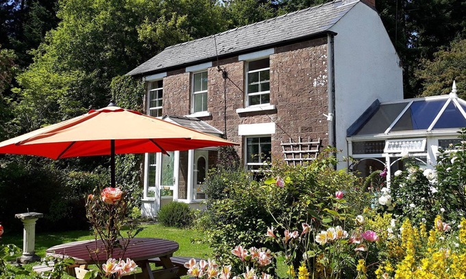 Lydney Cottage | Keeper's Cottage - pet friendly, Forest of Dean