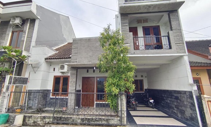 Depok House | Kenayan Homestay Jogja