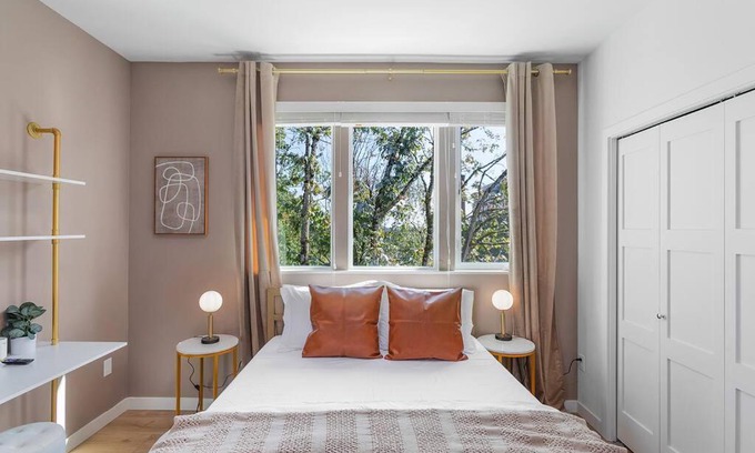 Minor Apartment | Kenny's Sweet Suite - 84 Walkscore