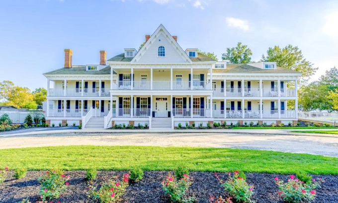 Stevensville Hotel | Kent Island Resort