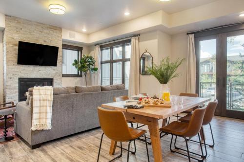 Park City Apartment | Kestrel by AvantStay Close to the Ski Slopes in this Majestic Home in Park City