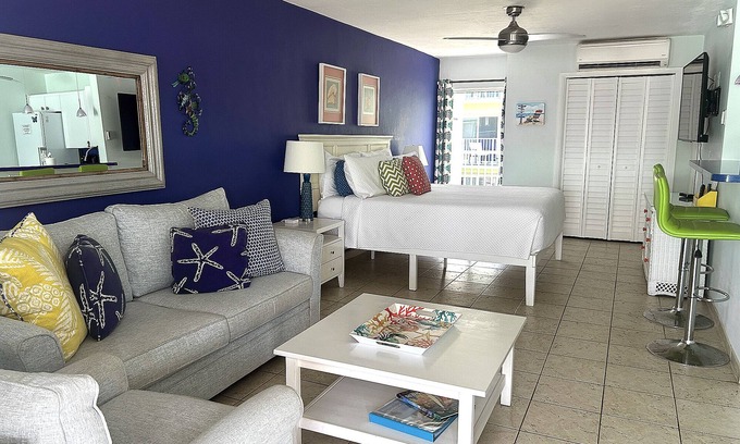 Key Colony Beach Apartment | Key Colony Beach Condo Ocean Front Complex, Private Beach, Heated Pool