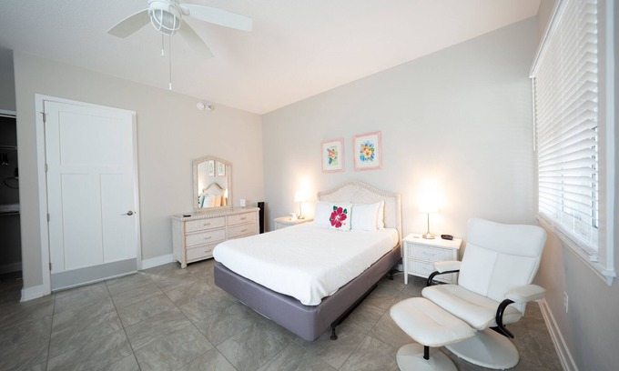 Dunedin Cottage | Key West Style Cottage - with pool/hot-tub