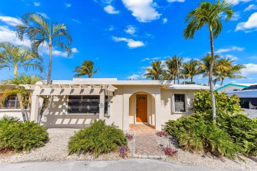 Little Venice House | Keys Free & Easy