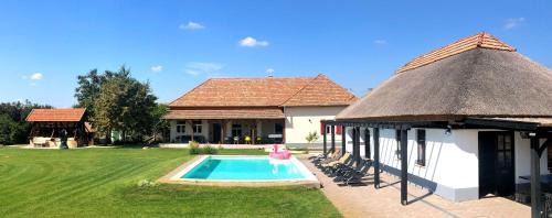 Poroszlo House | Ki-kötő Retreat