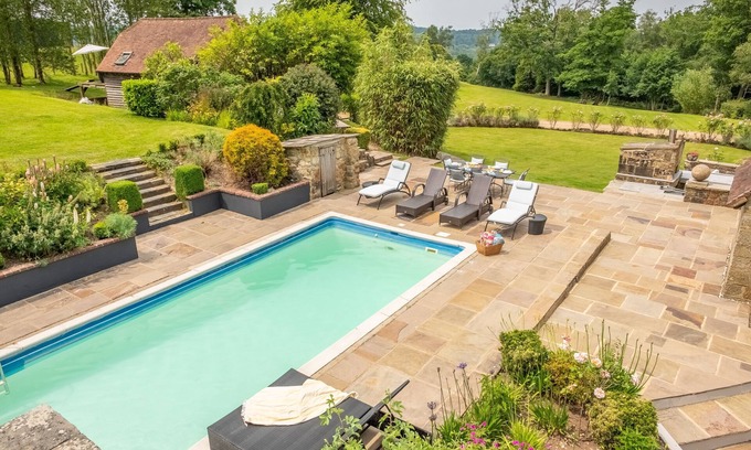Coleman's Hatch Cottage | Kidds Hill Farm - a beautiful house sleeping 10 guests in 5 bedrooms