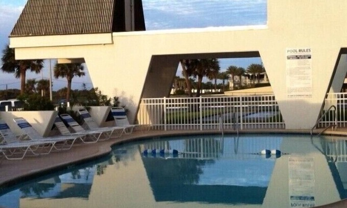 Galveston Condo | Killer kitchen, OMG Gulf, bay views. Right on the beach. Sleeps 2-4.