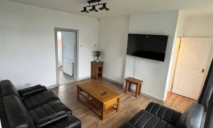 Sheffield House | Kilvington Crib Sheffield Retreat