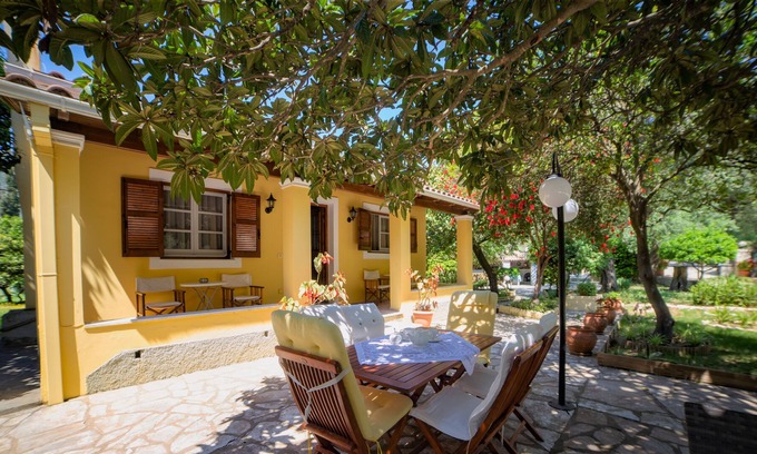 Lakones House | Kineri Country House "Villa Elie": An Exotic Mediterranean Escape