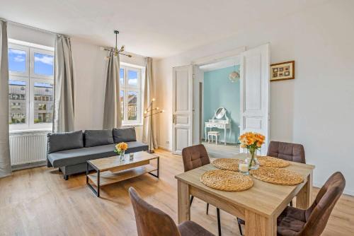 Himmelpfortgrund Apartment | King bed free parking fast wifi pet friendly