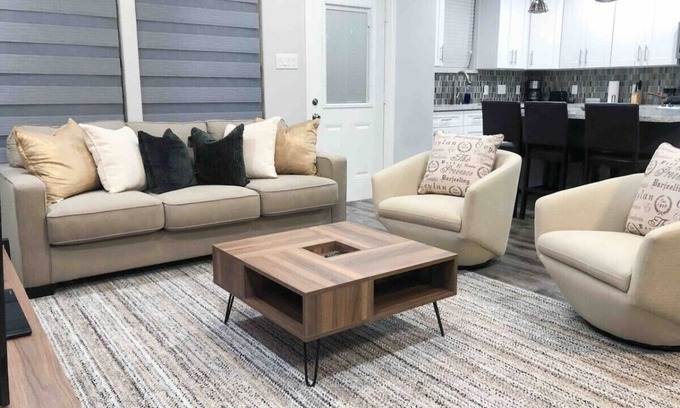 Greater Fondren Southwest House | King bed in gated community | 1300 sqft home