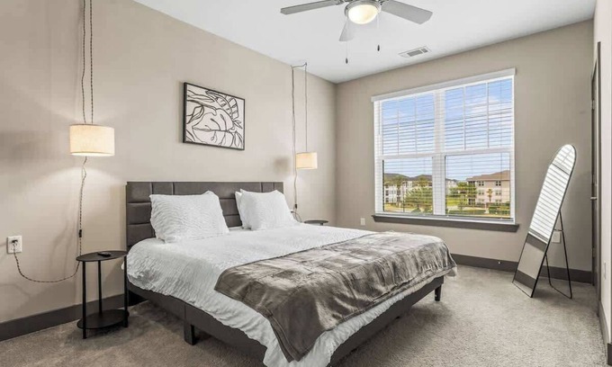 Florida Central Atlantic Coast Apartment | King Bed |Pets Welcome |Top Amenities, Near Parks