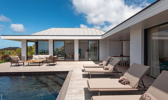 Public Villa | King Gustaf (1/2 Rooms)