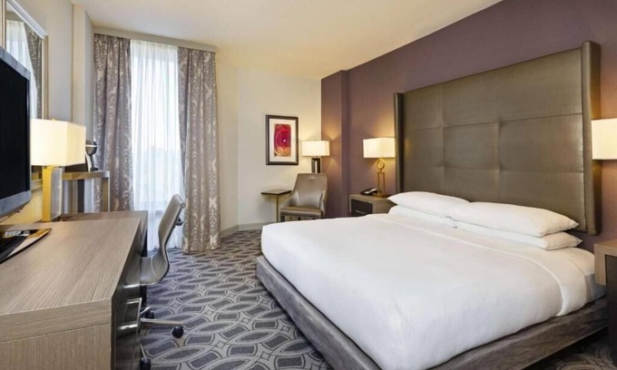 Orlando Apartment | King Room Near Mobile Culture ORL