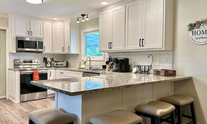 West End House | King size bed, Air Conditioning, 1.4 miles to All Star Village