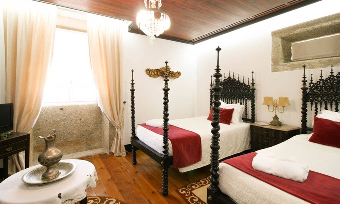 Cardielos Apartment | King Size Suite - Trees