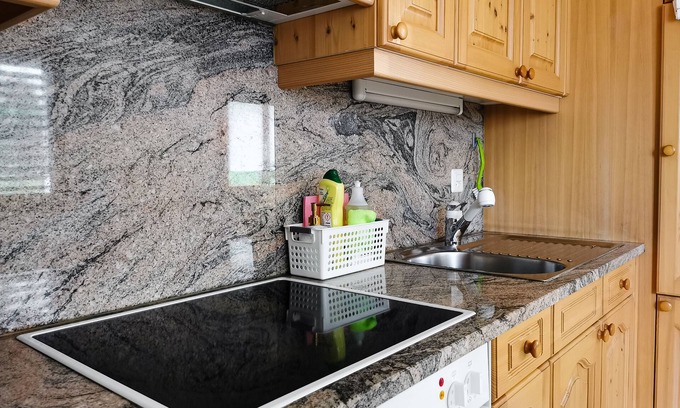Flims Apartment | King Studio & Free Parking!