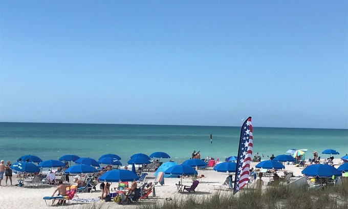 Englewood Apartment | King studio w/Bay views! Private Beach access Walking distance to everything!