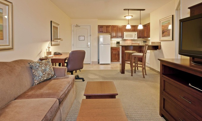Indianapolis Condo | King Suite | Free Breakfast, Pool Access + Business Center On-Site