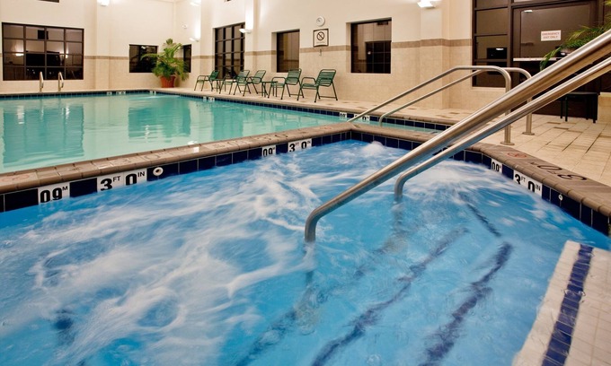 Chesapeake Condo | King Suite. Free Breakfast. Indoor Pool & Hot Tub. Near the Virginia Beach business district!