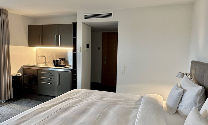 Unterrath Hotel | King Triple Apartment
