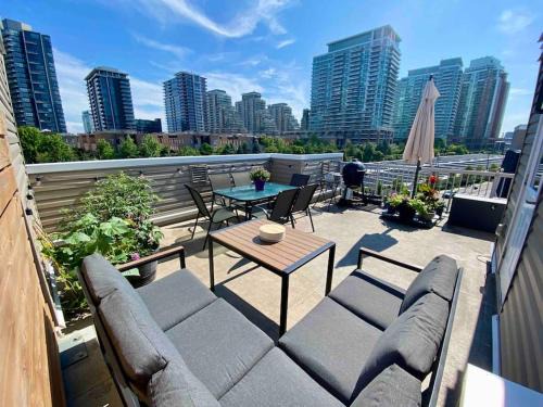 King West Village Apartment | King West Private Rooftop Retreat