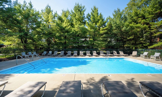 Saugatuck Cabin | Kingfisher Cove! Private hot tub + community pool