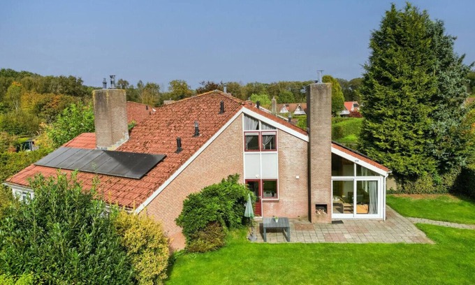 Zwiggelte House | Kingfisher I Holiday Home with Fine Garden