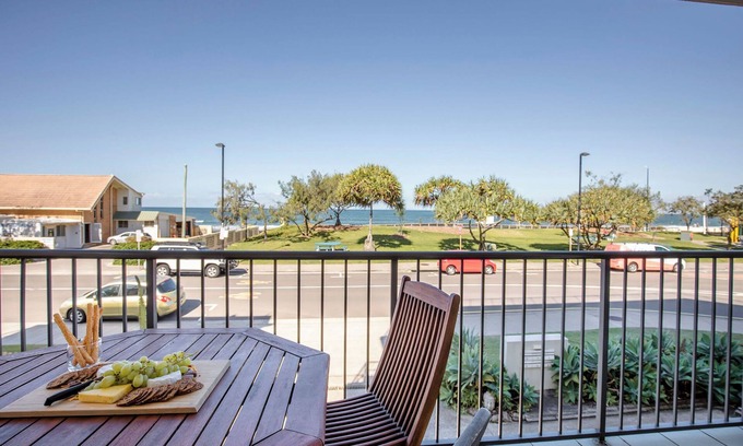 Kings Beach Apartment | Kings Beach Oceanfront Apartment With Pool