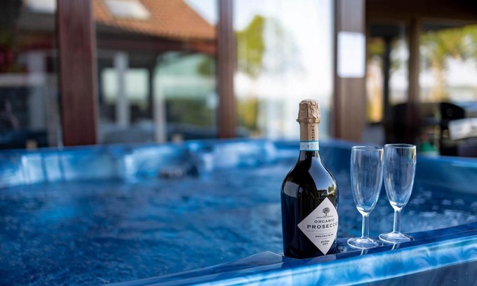 Compton Martin House | Kingsley Lake View