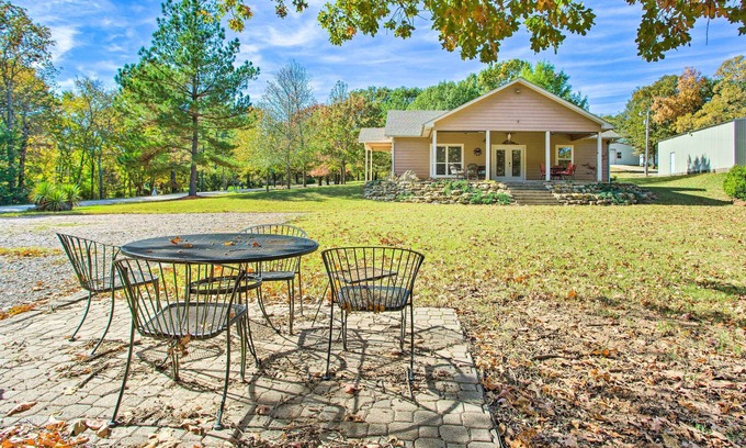 Kingston House | Kingston Home w/Patio < 4 Mi to Lake Texoma!