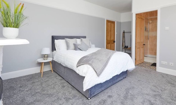 Darley Abbey Apartment | Kingston St - Beautiful 4 Bed Victorian Darley Abbey Townhouse