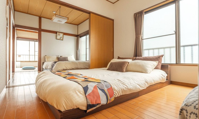 Honkomagome House | KiraKira House | Charming 3BR Unit | Yamanote