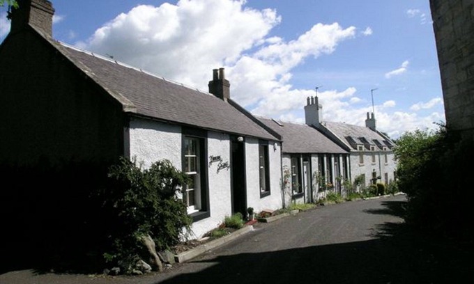 Leven Cottage | Kirkside Cottage pet friendly, sleeps 4 near St Andrews